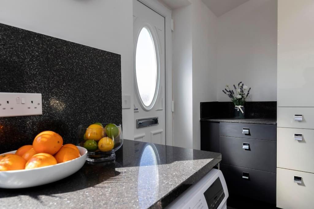 Auckland View - A Comfy & Spacious 4Bed With Views Coundon Exterior foto
