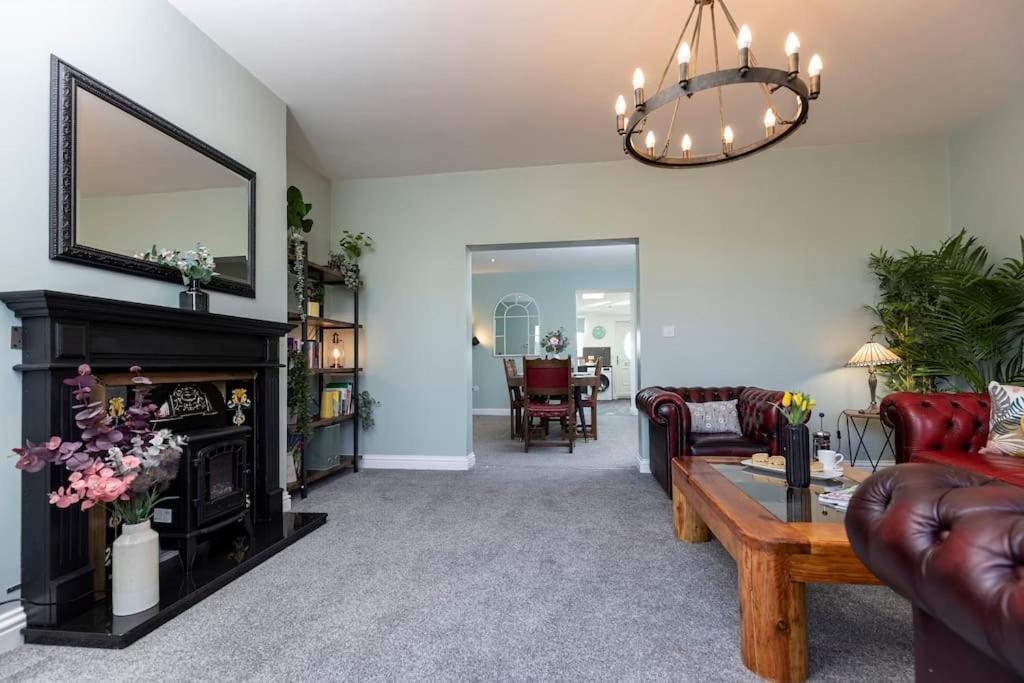 Auckland View - A Comfy & Spacious 4Bed With Views Coundon Exterior foto