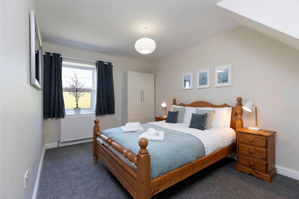 Auckland View - A Comfy & Spacious 4Bed With Views Coundon Exterior foto